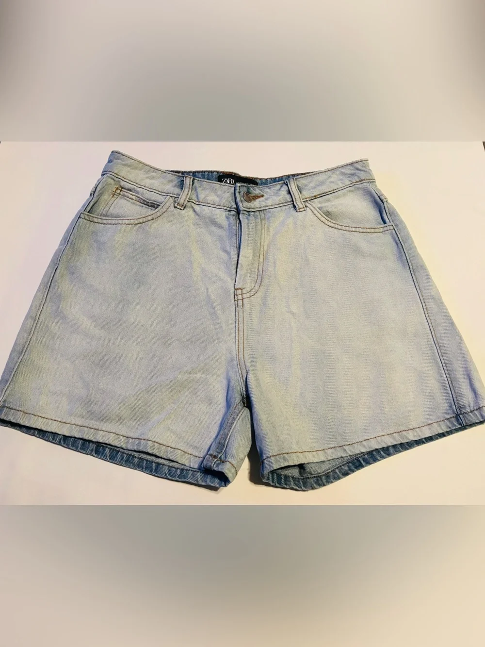 Light Wash Denim Mom Shorts - Women